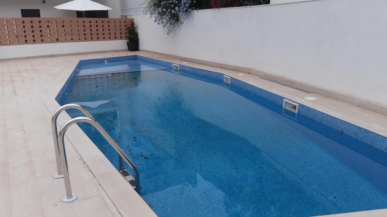 شقة New Beside Sitges With Pool Beside Beach فيلانوفا إي لا خيلترا المظهر الخارجي الصورة