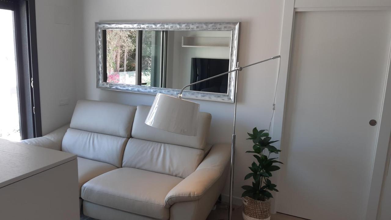 New Beside Sitges With Pool Beside Beach فيلانوفا إي لا خيلترا المظهر الخارجي الصورة