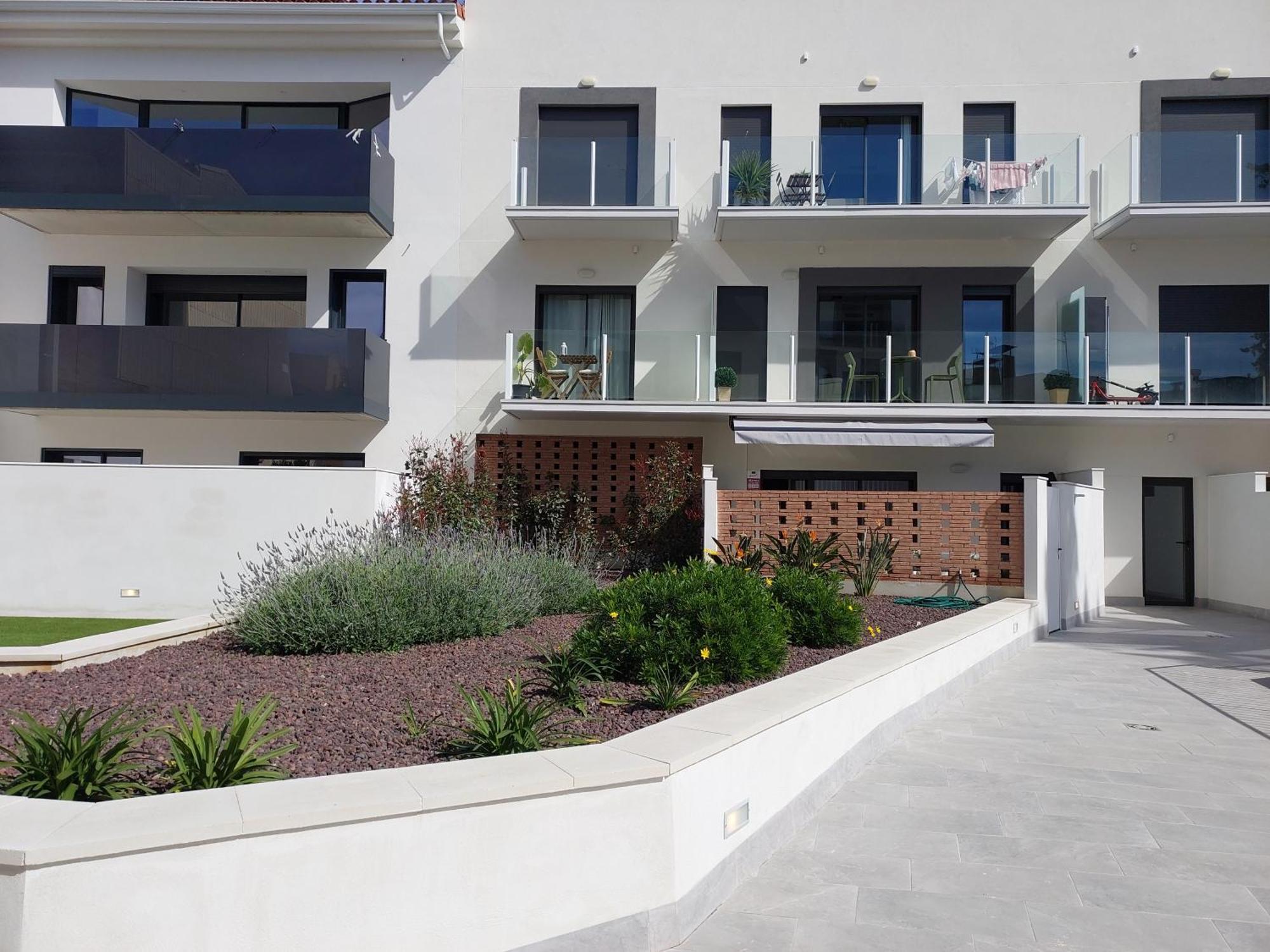 New Beside Sitges With Pool Beside Beach فيلانوفا إي لا خيلترا المظهر الخارجي الصورة
